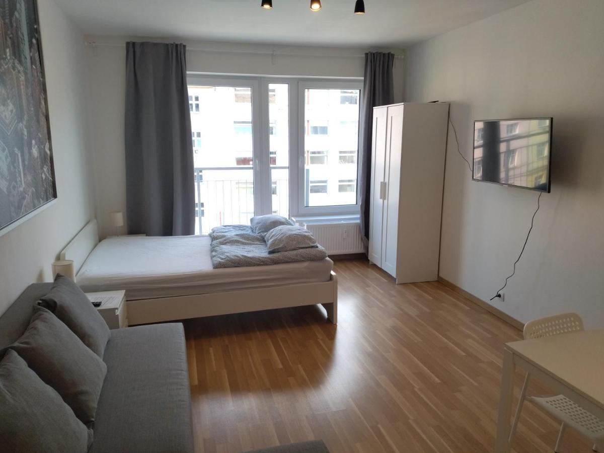 Brand New Studio Apartment # 42 In Brand New Building With Free Parking In The Center ปราก ภายนอก รูปภาพ